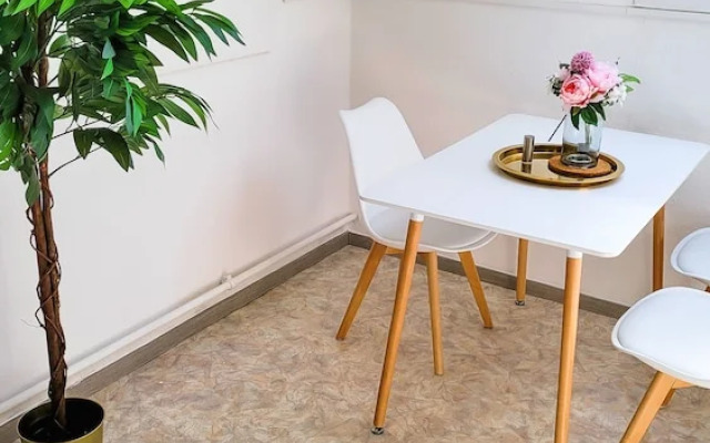 DG Links 40m 2-Zimmer Wohnung