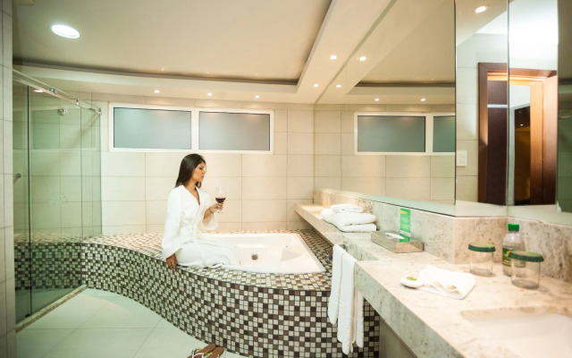 Camino Real Hotel