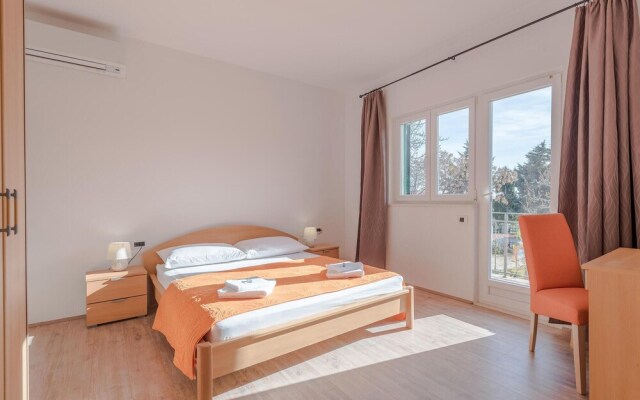 Amazing Home in Vrsi With 3 Bedrooms and Wifi