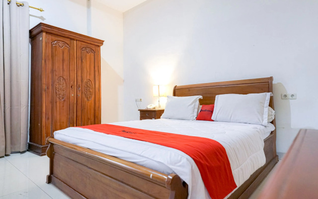 RedDoorz @ Avros Guest House Medan