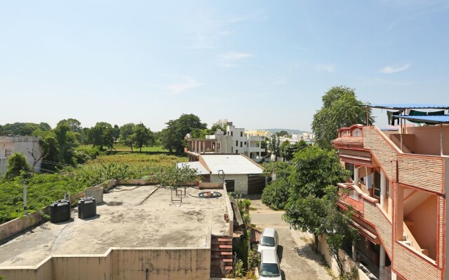 OYO 9776 Home Near Bohra Ganesh Temple