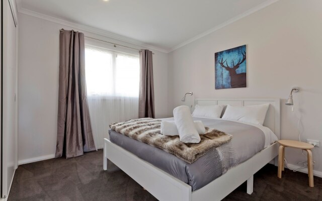 The Elements West - Jindabyne