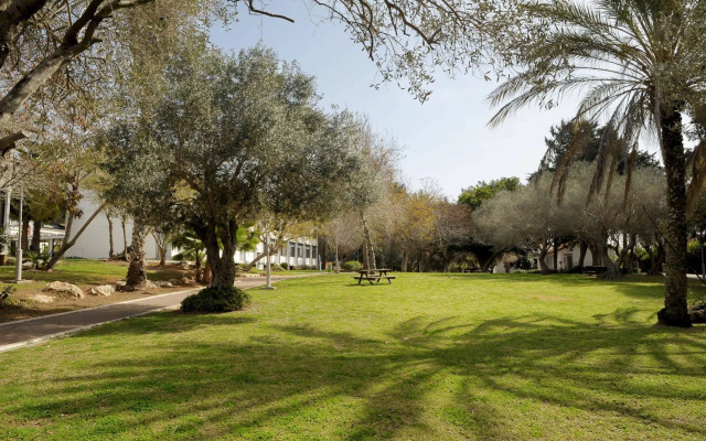 Eden Inn