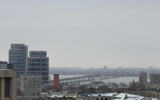 Lux 3-Bedroom Apartment in Most City Area