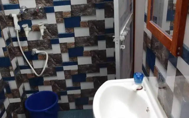 OYO 80560E Archana Guest House