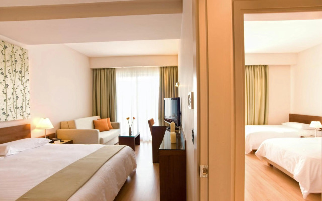 Pharae Palace Hotel