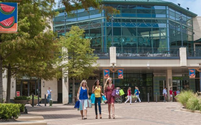 Embassy Suites by Hilton The Woodlands at Hughes Landing