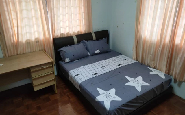 OYO 90310 E Homestay Permai Timur