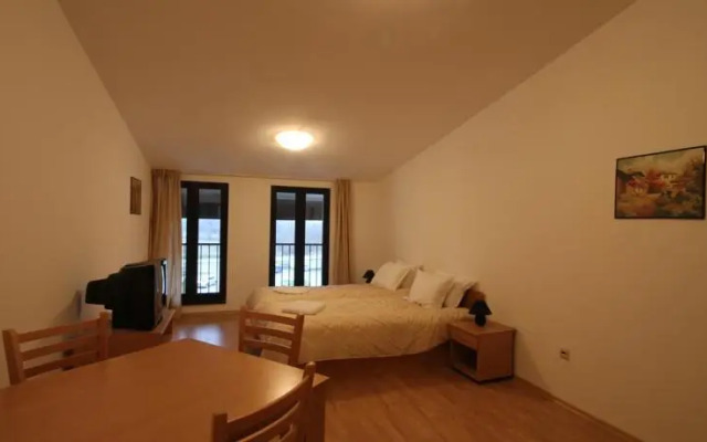 Studio New Estate in Aspen Valley