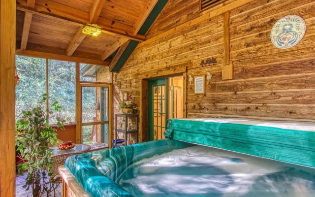 Cozy Creek Cabin