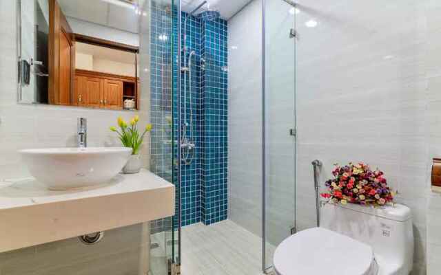 Woody House Saigon Center