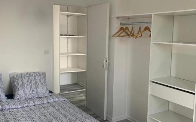 Appart 6 à 8 personnes proche centre parking gratuit