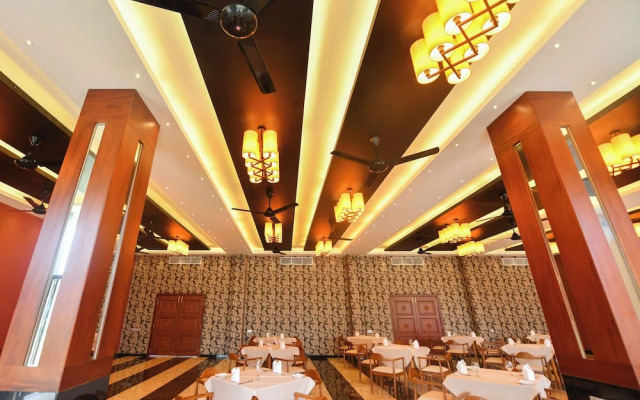 Oasis Riverside Hotel