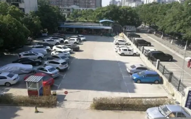 City Convenient Hotel (Xiangyang Wanda Plaza)
