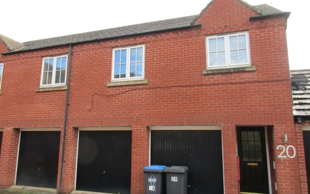 20 Nightingale Gardens, Coton Park, Rugby CV23 0WT