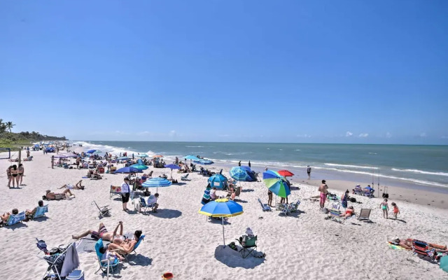 Family-friendly Palm River Estates House!