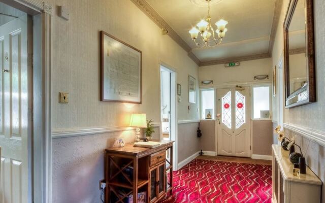 Brooklands Lodge - Bed & Breakfast
