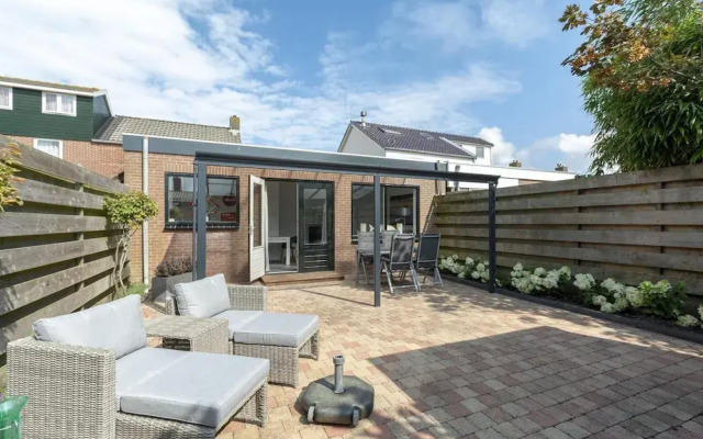 Beautiful Home With Garden