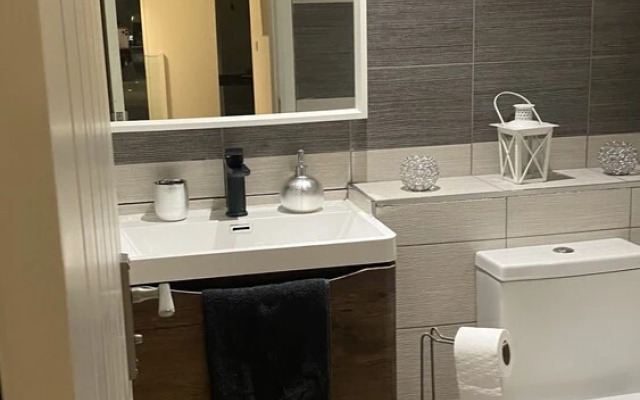 Dealhouse F7- Apartments