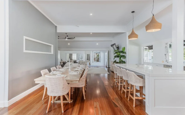 Hamptons White House