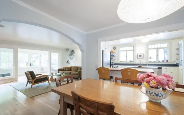 Wavecrest Walk Street by Onefinestay