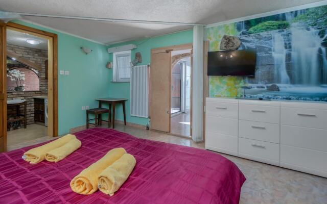 Stunning Home in Grizane With Wifi and 2 Bedrooms