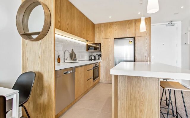 Modern Harbour View Penthouse