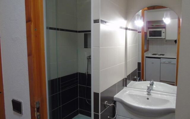 Lou Services Apartment M1-333 LSI 001