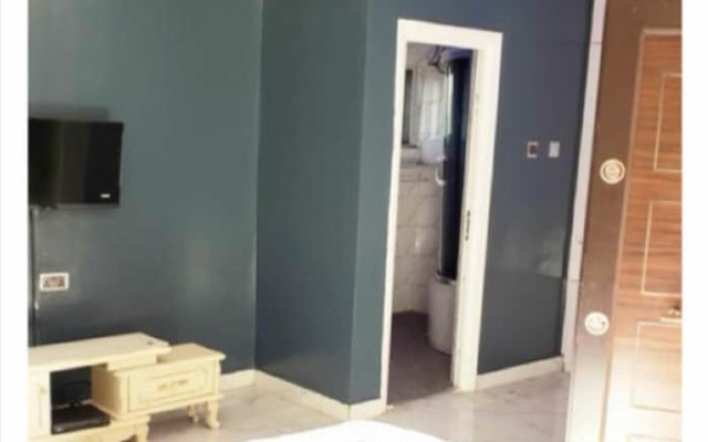Immaculate 3-bed House in Owerri With Garden