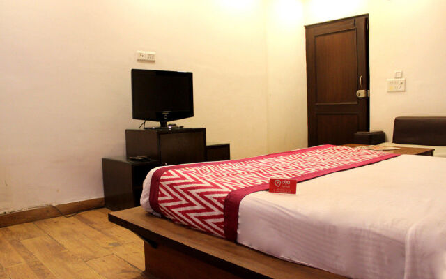 OYO 305 Hotel Rajdeep Palace