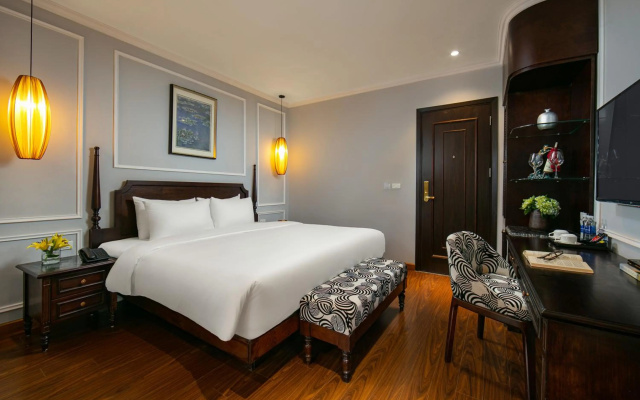 Salute Premium Hotel & Spa – Guest Rooms – Hanoi