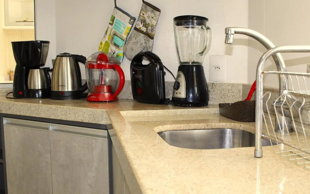 1067 - Apartamento para locação em Bombinhas com 03 suítes