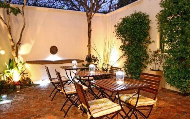 Nine Flowers Guest House