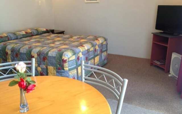 Camberley Court Motel