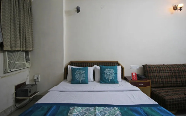 OYO 10400 Hotel The Ambassador