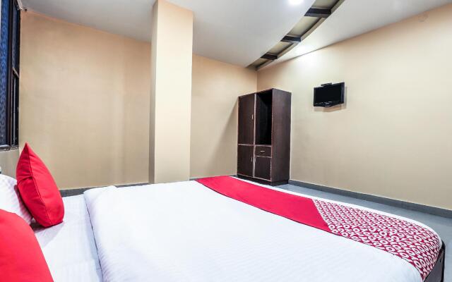 OYO 13775 Sathya Inn