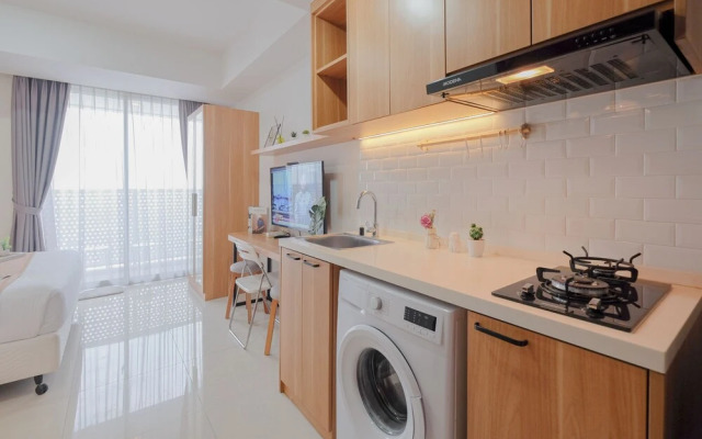 Cozy And Minimalist Studio At West Vista Apartment