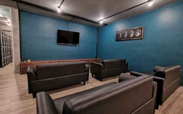 Airport Mini Hostel at Don Muang Airport