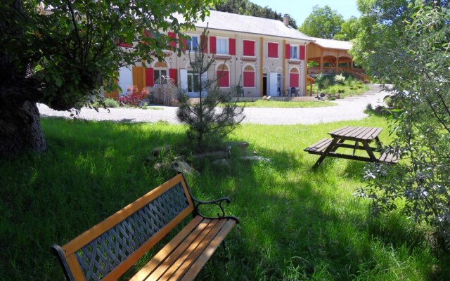 Les Rosaces Du Buëch. Gite