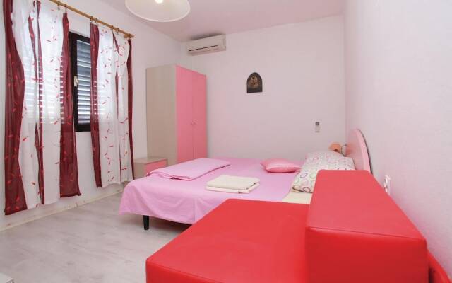 Stunning Home in Korcula With Wifi and 6 Bedrooms