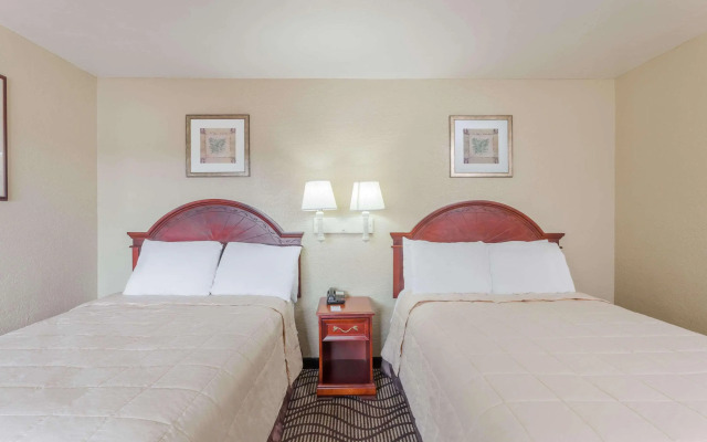 Travelodge by Wyndham Victorville