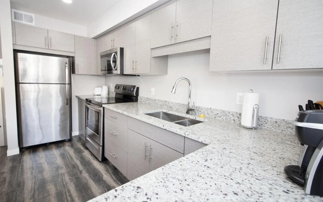 Cheerful 4 Bedroom Townhouse With Parking Wifi