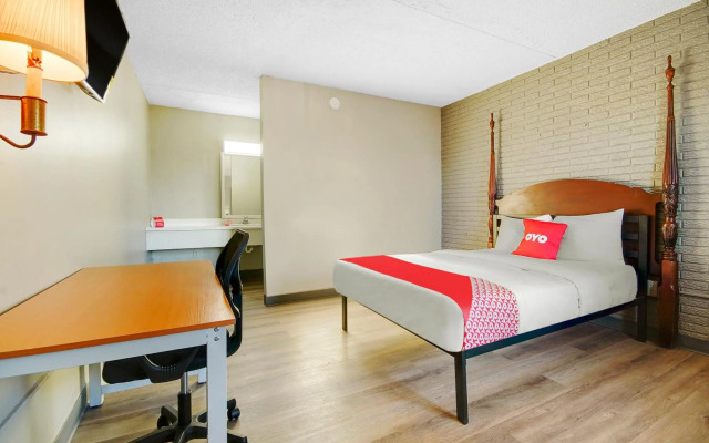 OYO Hotel Petersburg VA I-95 & E Washington St