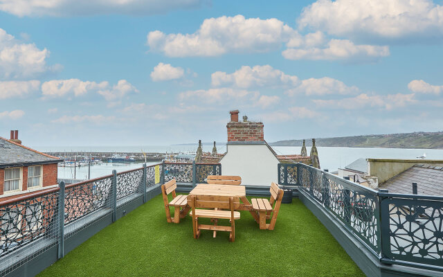 Laguz The Merchants Quarters