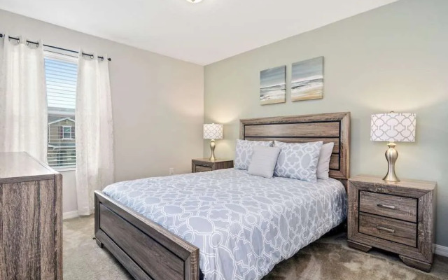 Family Friendly Four Bedrooms 5145