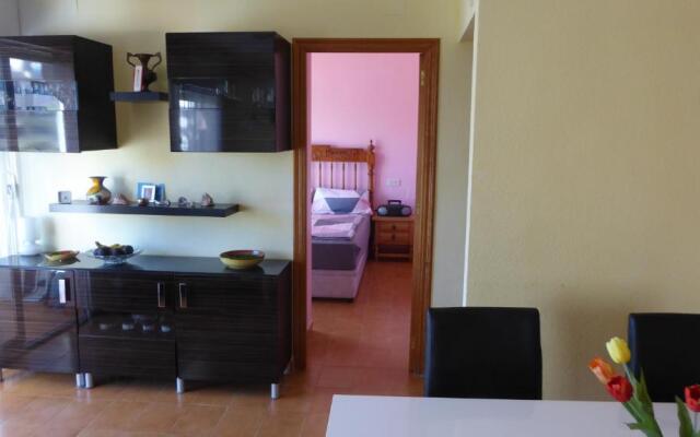 Apartment with side seaview 60 meters from sea
