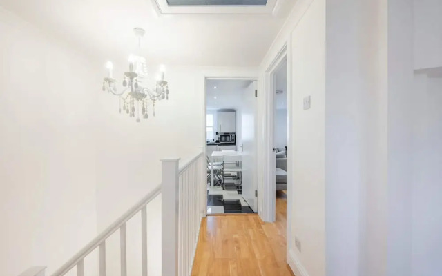 Above Beyond - Fitzrovia - by Frankie Says