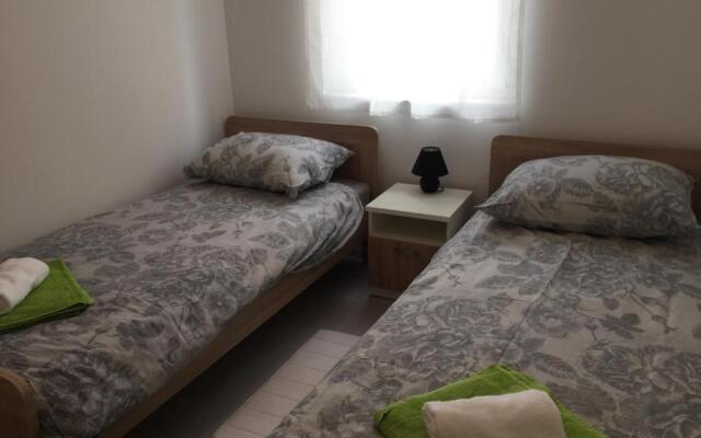 Studio Apartman Nina