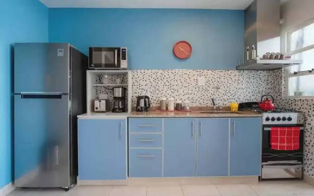 Peaceful, Pet-friendly Central Apt