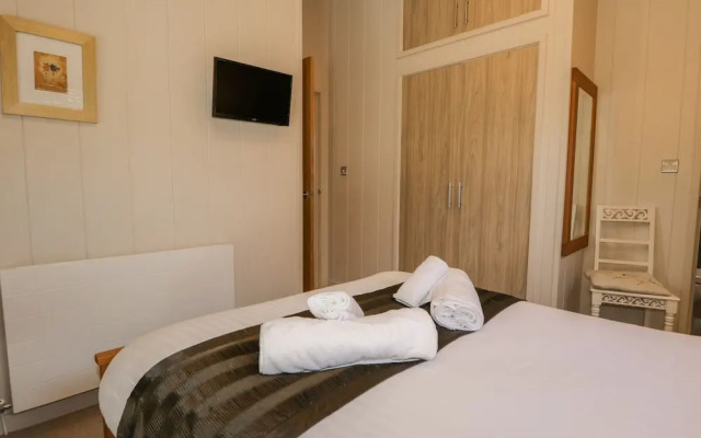 Leafy Nook Lodge